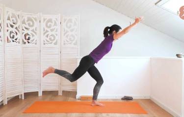 Schiena forte e consapevole con Bhujangasana, la posizione del cobra