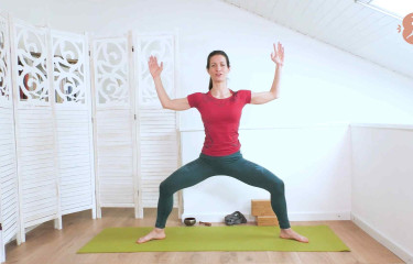 Simhasana - Lezione yoga con la mitologia  della posizione  del ruggito del leone