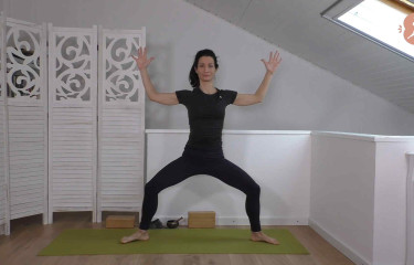 Radicamento con le aperture delle anche - Lezione Vinyasa Yoga