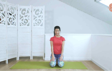 Rilassa il collo, il viso e le spalle - Yoga con la posizione del leone