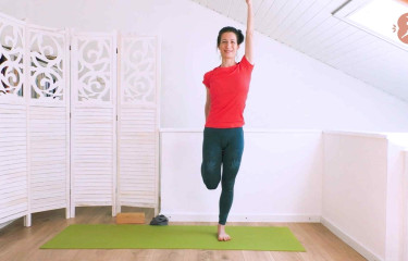 Yoga stretching per la mattina - Radicamento
