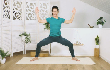 Libera Corpo e Mente: Yoga per Lasciare Andare