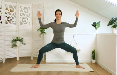 Radicarsi nella Verità: Yoga per la Stabilità Interiore