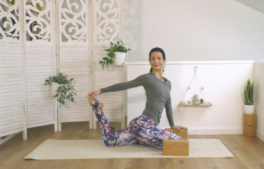 Flow Radicamento e Libertà: Vinyasa Aparigraha