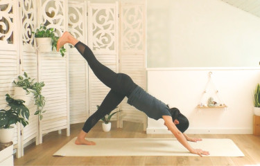 Sole Splendente – Yoga Flow del Risveglio