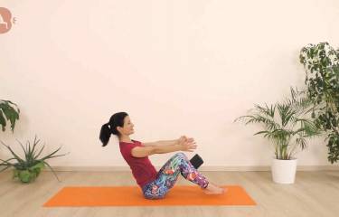 Yoga addominali - Navasana la posizione della Barca