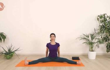 Lezione con Upavishta Konasana - Posizione dell’Angolo Seduto - Yoga Dinamico Posturale