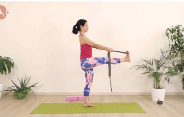Stabilità ed Equilibrio con Padanghustasana